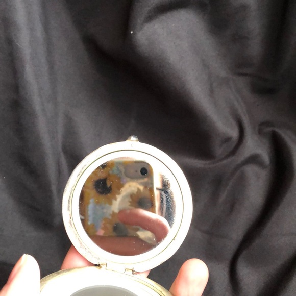 Silverplate Repousse Compact Mirror - Picture 10 of 12